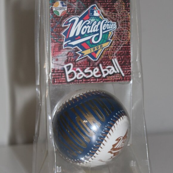 Vintage New York Yankees 1998 World Series Champions Baseball Fotoball in Case - Picture 1 of 2